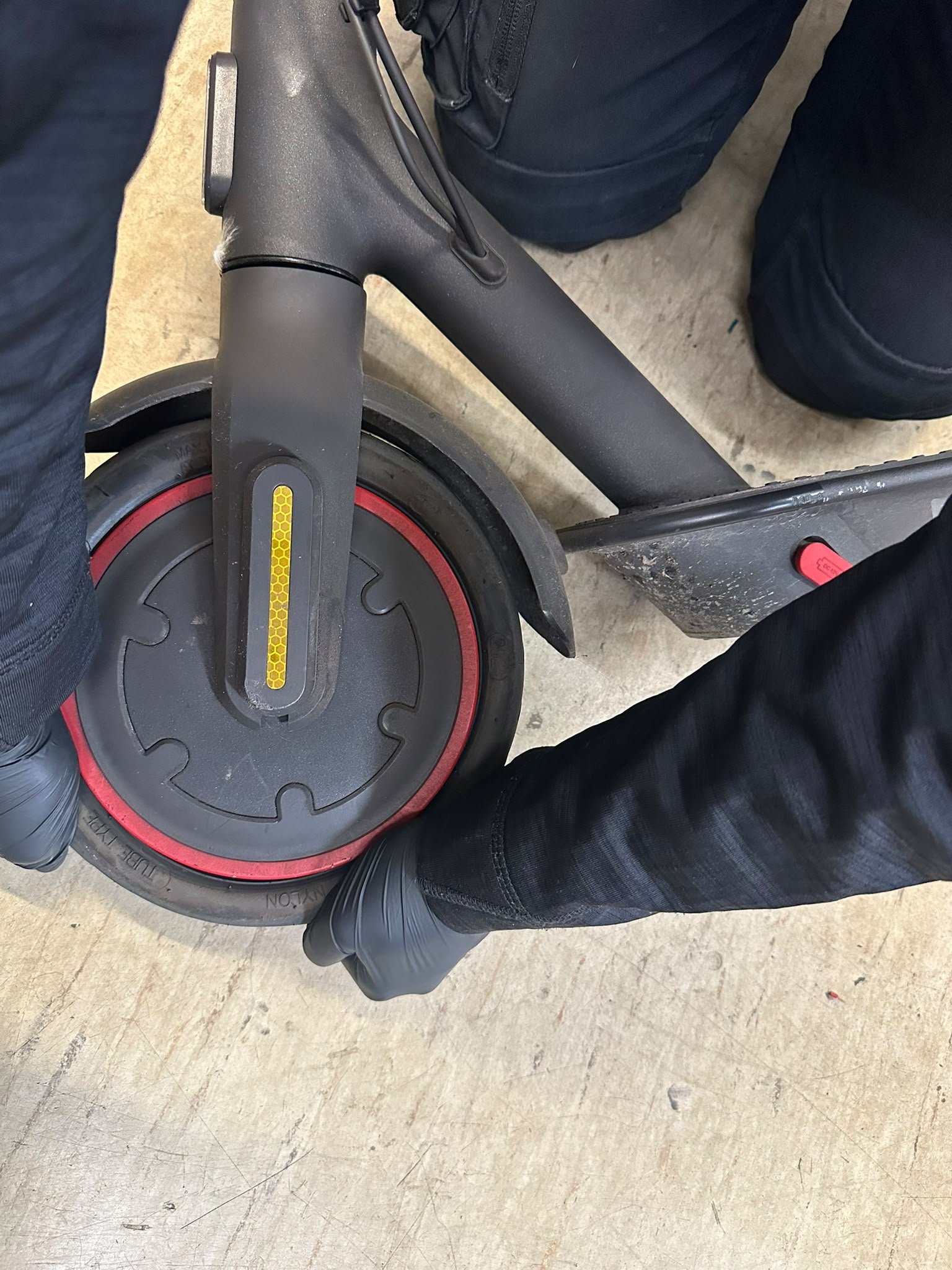 E-Scooter Reifenwechsel in Wien – ScooterDoc Werkstatt 1040