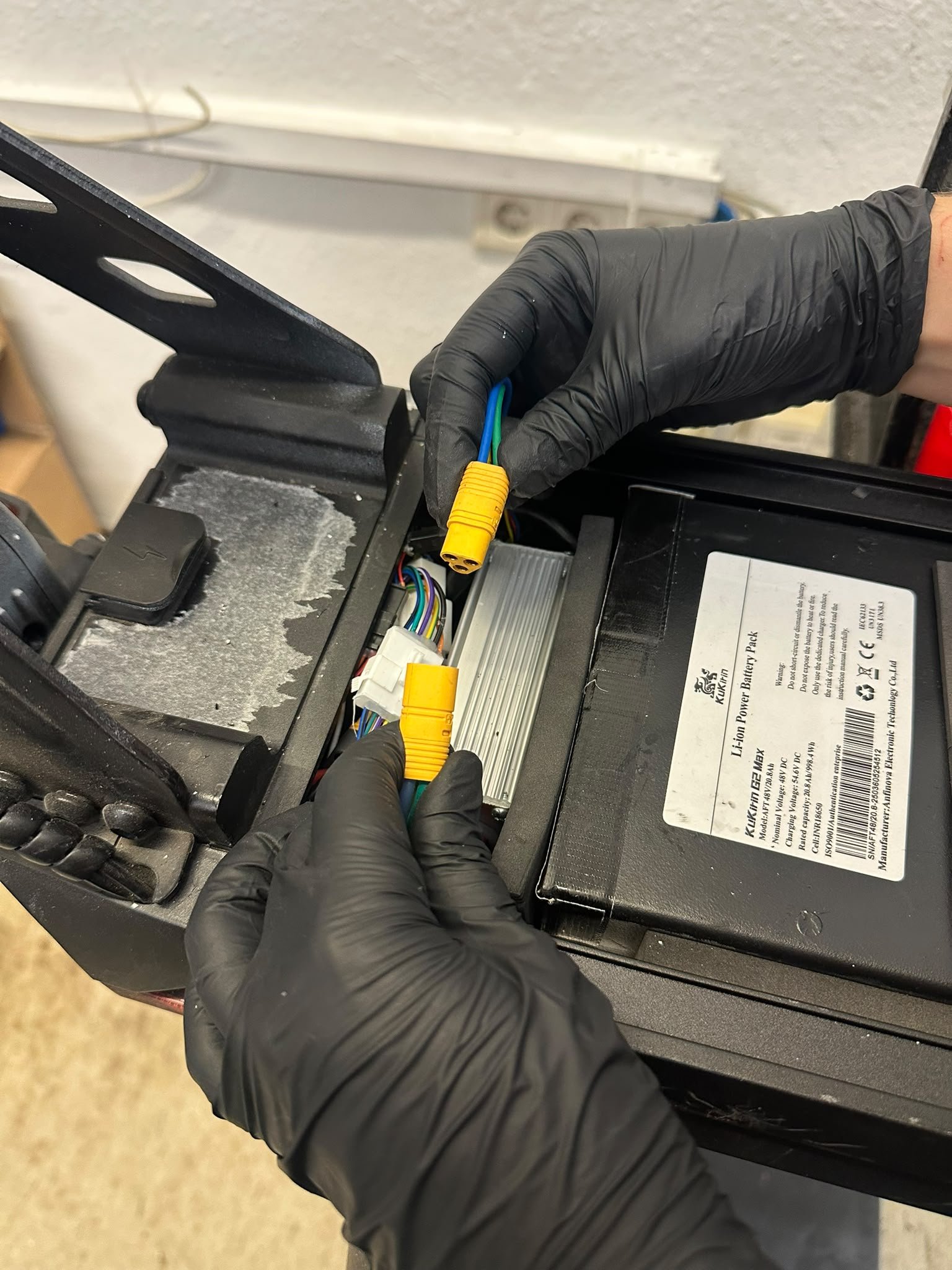 E-Scooter Akku Reparatur und Akkutausch in Wien – ScooterDoc